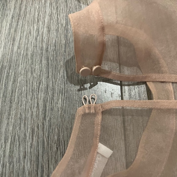 Jonathan Simkhai Beige Top (size small - no undershirt!) - Picture 3 of 7